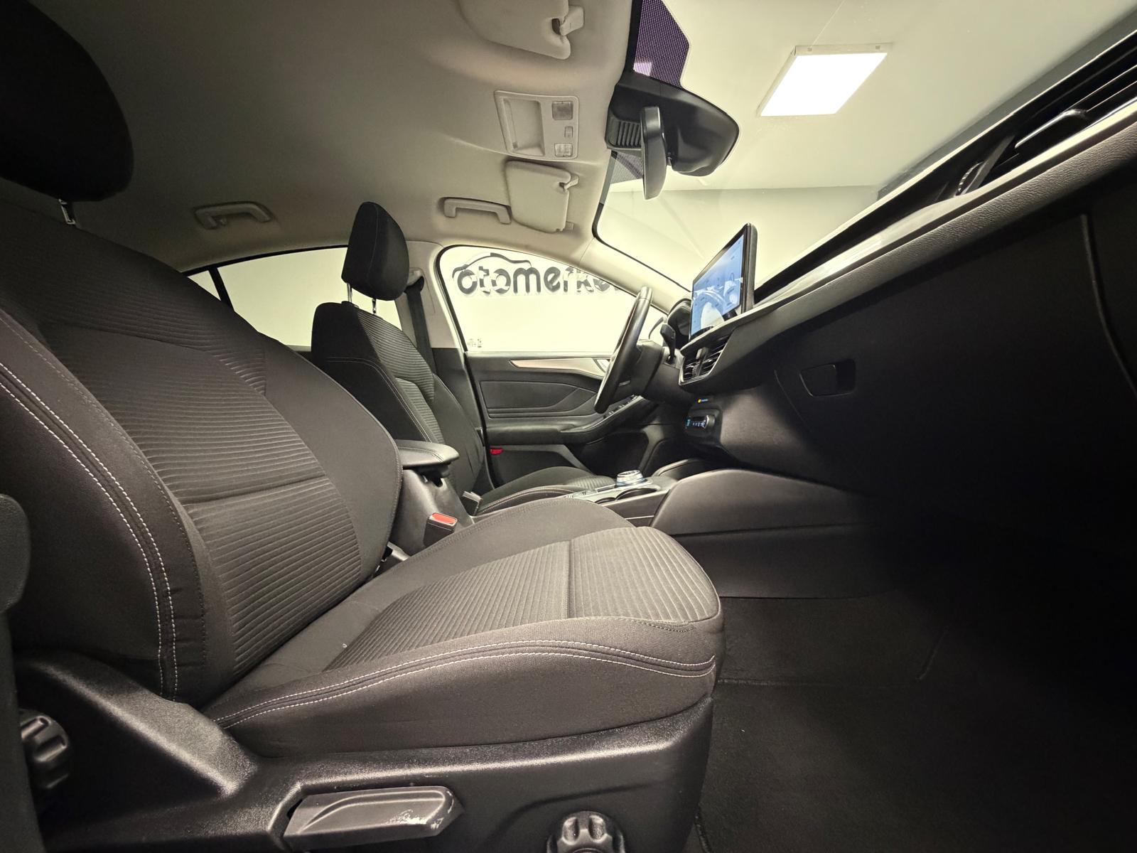 FORD FOCUS 6